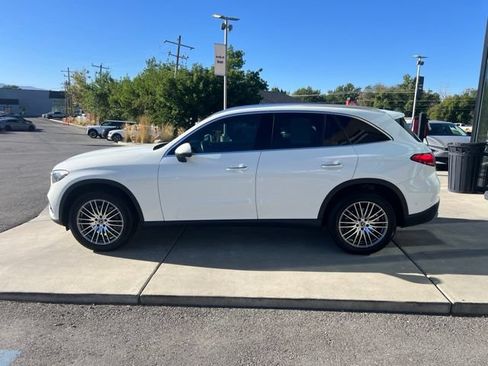 Used 2024 Mercedes-Benz GLC 300 4MATIC image 4