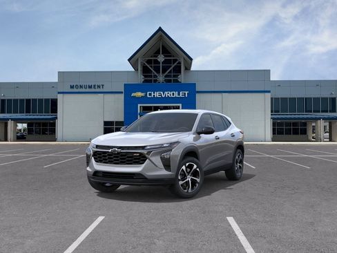 New 2026 Chevrolet Trax RS w/ Sunroof Package FWD image 8