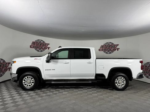 Used 2023 Chevrolet Silverado 2500 LT w/ Convenience Package AWD/4WD image 4