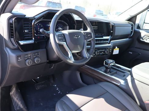 New 2026 Chevrolet Silverado 1500 LT Trail Boss w/ Convenience Package II image 6