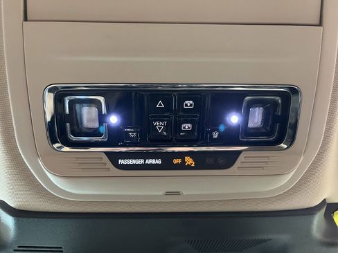 Used 2023 Lincoln Corsair Standard w/ Equipment Group 101A image 28