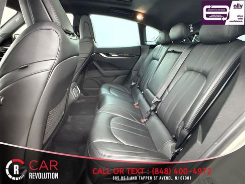 Used 2017 Maserati Levante w/ Sport Package AWD/4WD image 31