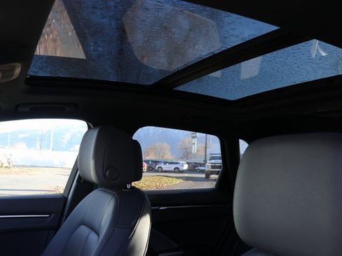 Used 2025 Audi Q3 2.0T Premium image 16