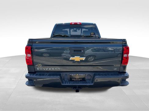 Used 2018 Chevrolet Silverado 1500 LT w/ All Star Edition AWD/4WD image 4