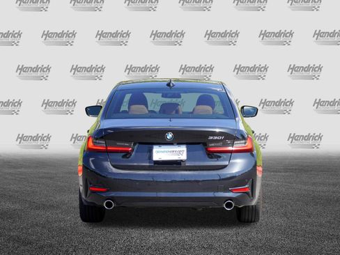Used 2022 BMW 330i Sedan w/ Premium Package 2 RWD image 7