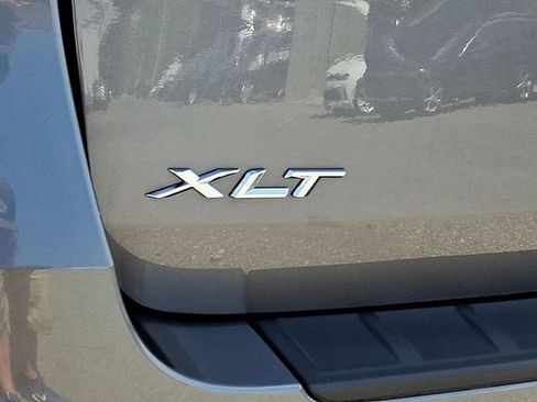 Used 2023 Ford Explorer XLT AWD/4WD image 32