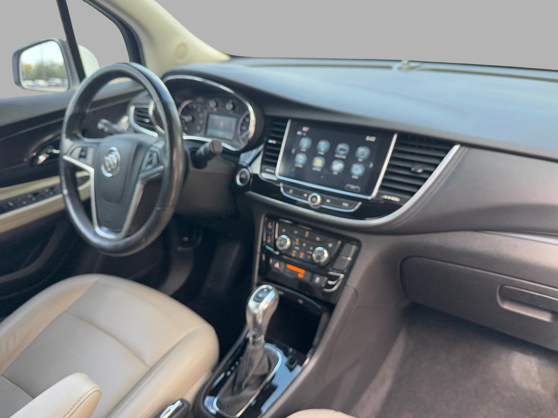 Used 2019 Buick Encore Essence w/ Experience Buick Package FWD image 28