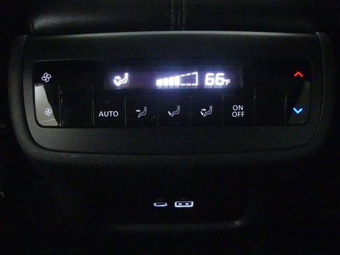 Used 2025 Nissan Pathfinder SL AWD/4WD image 23