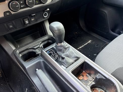 Used 2022 Toyota Tacoma 2WD Double Cab image 25