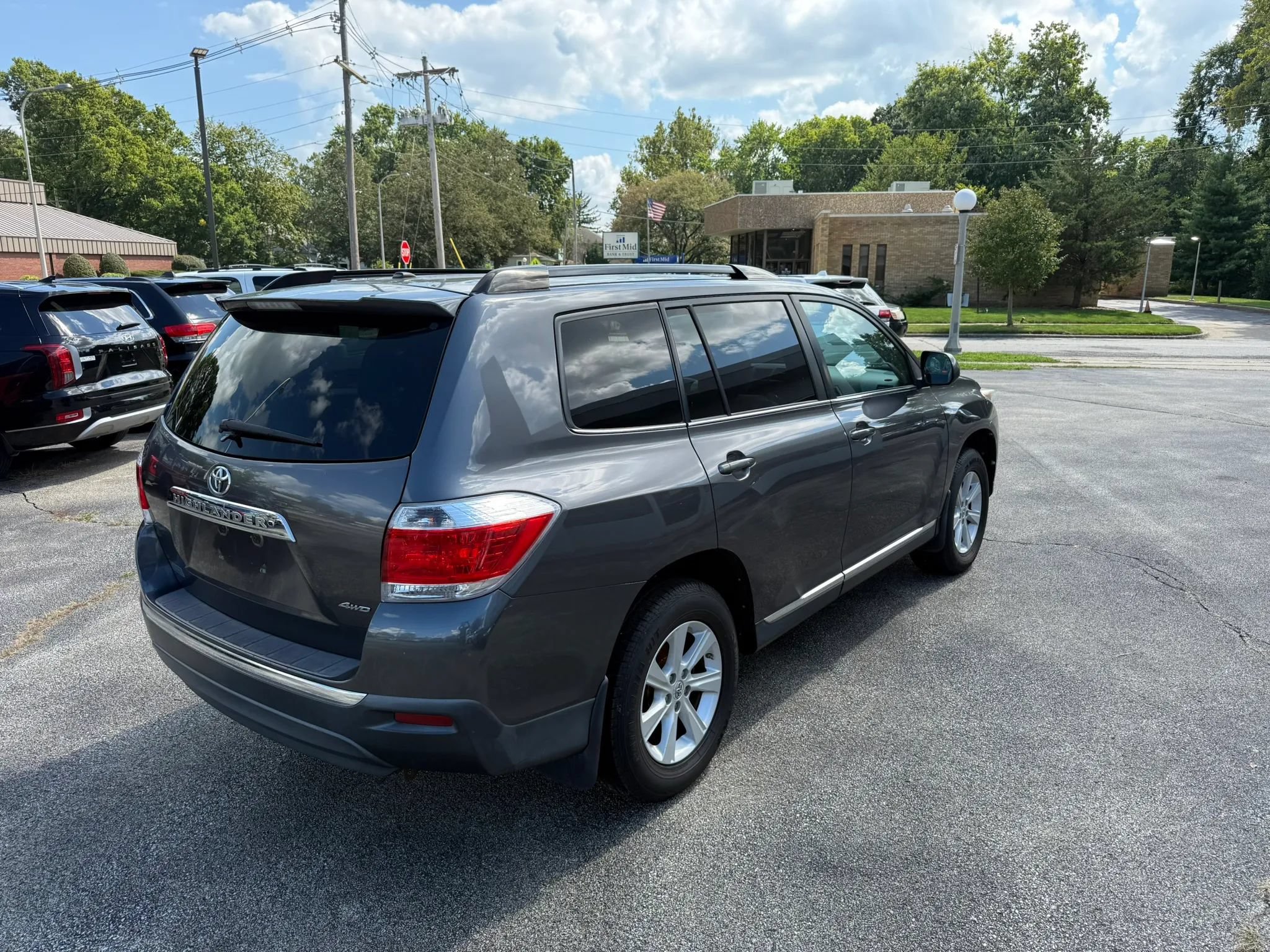 Used 2012 Toyota Highlander 4WD w/ Tech Pkg image 5