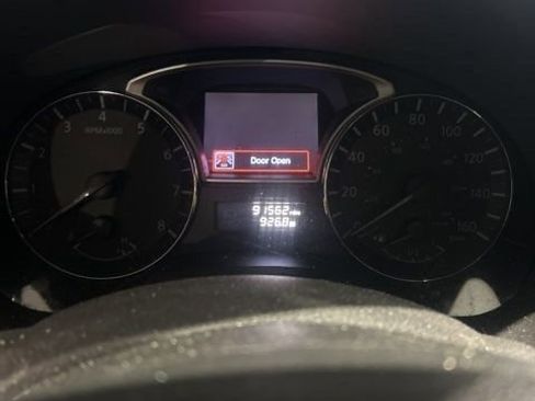 Used 2015 Nissan Altima 3.5 SL FWD image 13