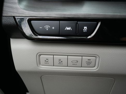 Used 2024 Kia Carnival SX FWD image 26