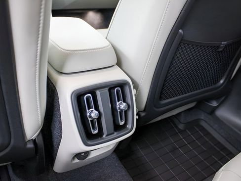 New 2026 Volvo XC40 B5 Plus w/ Protection Package Premier image 28