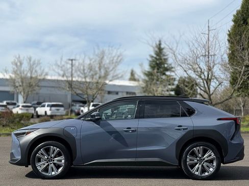 Used 2023 Subaru Solterra AWD image 2