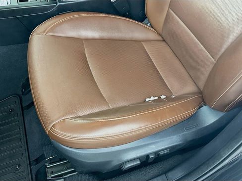 Used 2017 Subaru Outback 3.6R Touring AWD/4WD image 27