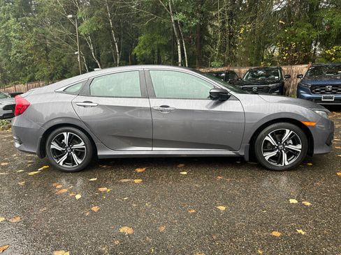 Used 2016 Honda Civic Touring image 8