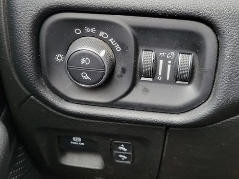 Used 2019 RAM 1500 Big Horn AWD/4WD image 10
