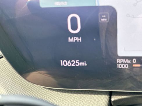 Used 2025 Buick Enclave Preferred image 13