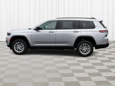 New 2025 Jeep Grand Cherokee L Laredo image 35