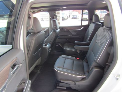 Used 2026 GMC Acadia Denali w/ Super Cruise Package AWD/4WD image 39