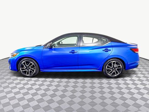 Used 2025 Nissan Sentra SR w/ SR Premium Package image 6