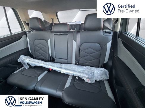 Used 2024 Volkswagen Atlas Peak Edition SE AWD/4WD image 20
