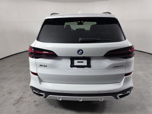 Used 2025 BMW X5 xDrive40i w/ M Sport Package image 5