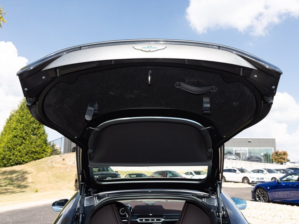 Used 2025 Aston Martin V8 Vantage Coupe RWD image 44