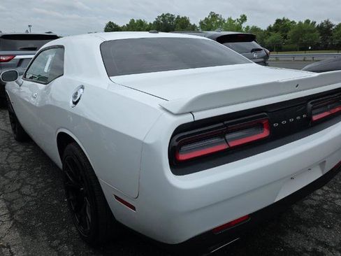 Used 2015 Dodge Challenger R/T w/ Quick Order Package 22B R/T RWD image 4