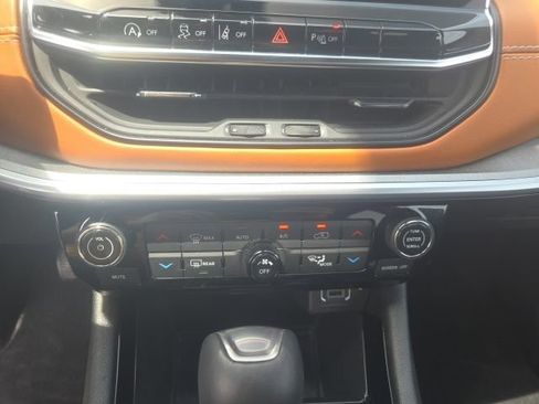 Used 2025 Jeep Compass Limited w/ Elite Group AWD/4WD image 32