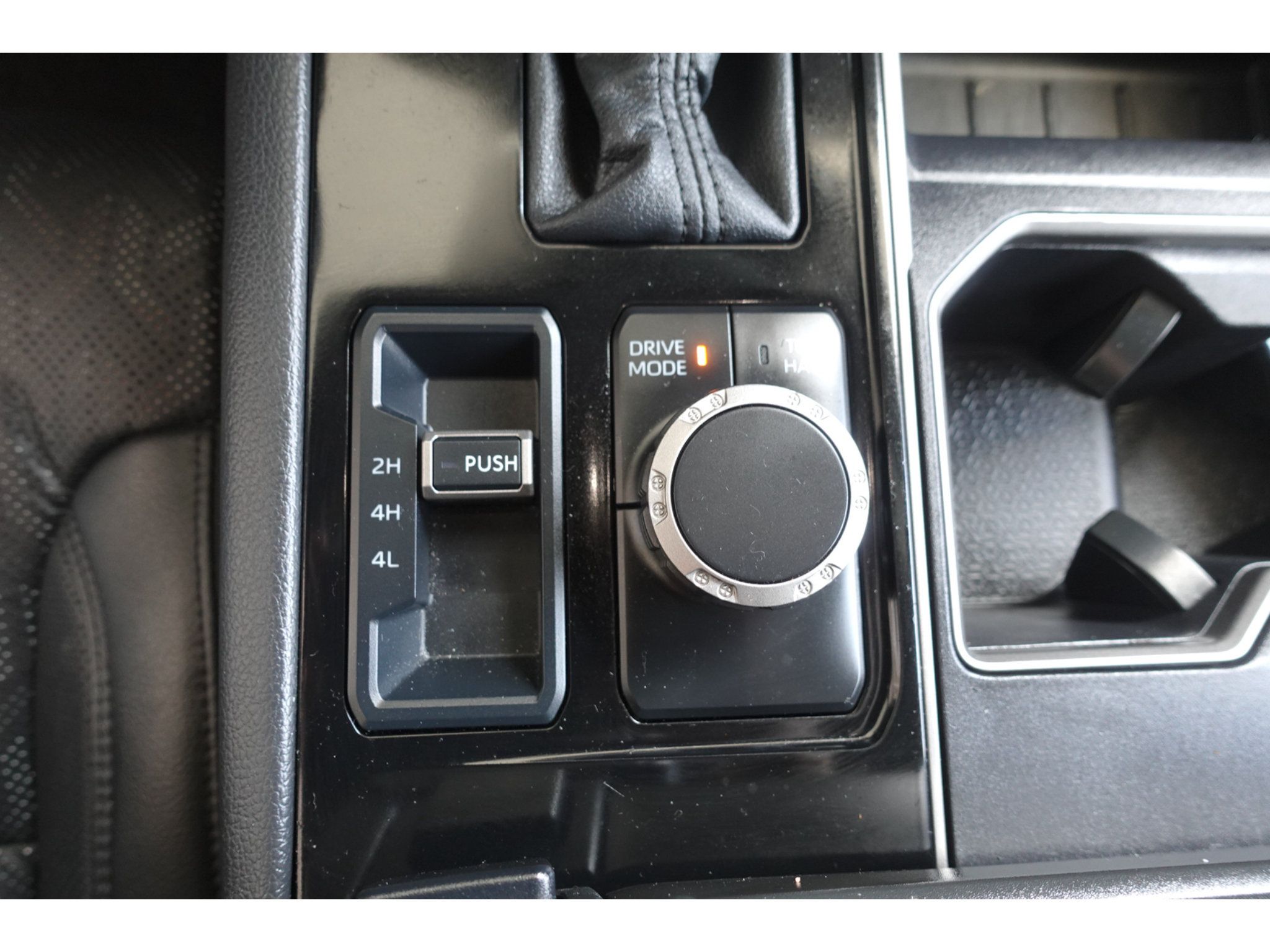 Used 2025 Toyota Tundra Limited AWD/4WD image 20