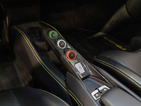 Used 2021 Ferrari F8 Tributo RWD image 5
