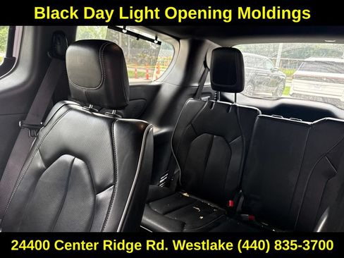 Used 2019 Chrysler Pacifica Limited w/ S Appearance Package FWD image 16