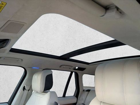 Used 2022 Land Rover Range Rover Westminster Edition image 15