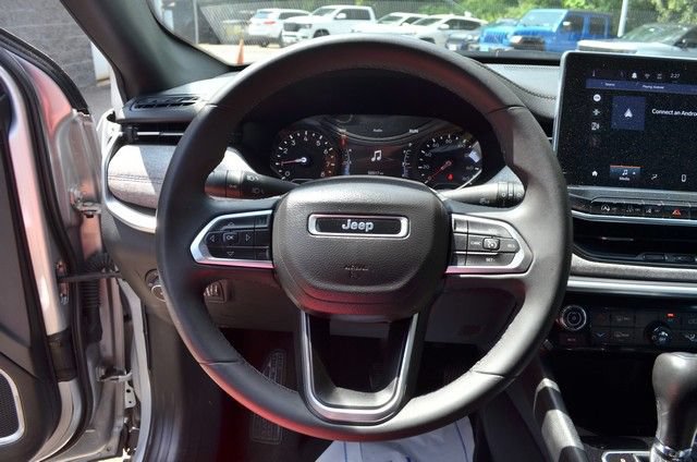 Used 2024 Jeep Compass Latitude AWD/4WD image 19