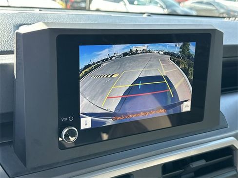 Used 2024 Toyota Tacoma TRD Off-Road image 16