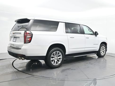 Used 2023 Chevrolet Suburban Premier image 5