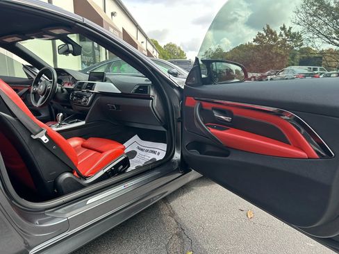 Used 2015 BMW M4 Convertible image 47