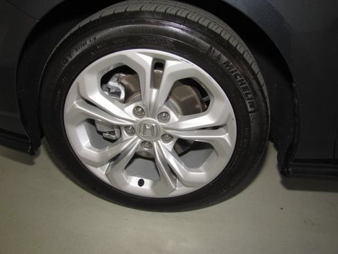 Certified 2025 Honda Accord LX image 24