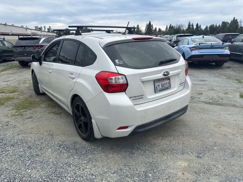 Used 2013 Subaru Impreza 2.0i Premium w/ All-Weather Pkg image 7