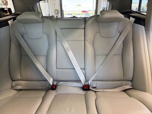 Used 2019 Volvo XC60 T6 Momentum w/ Advanced Package AWD/4WD image 25