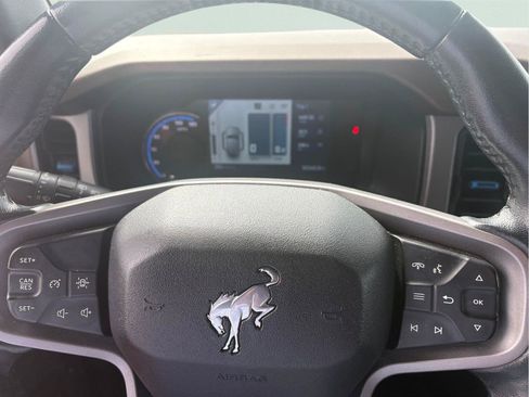 Used 2023 Ford Bronco Outer Banks AWD/4WD image 12