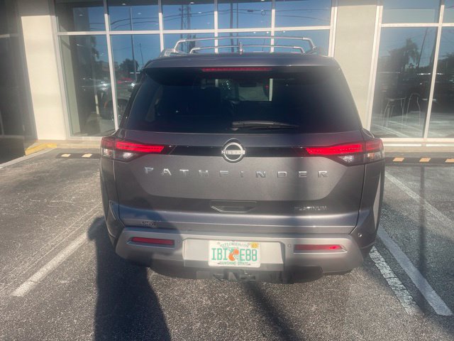 Used 2024 Nissan Pathfinder Platinum FWD image 5