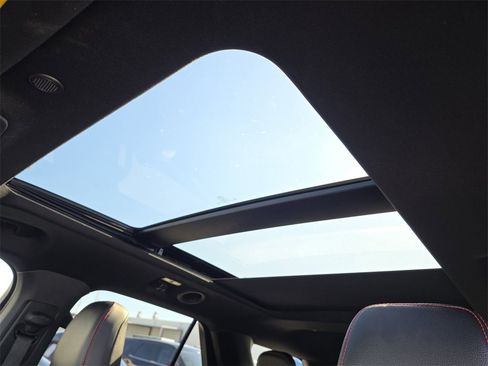 Used 2023 Ford Explorer ST-Line w/ Class IV Trailer Tow Package image 19