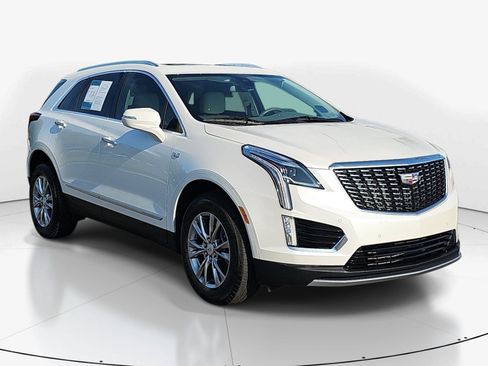 Used 2022 Cadillac XT5 Premium Luxury w/ LPO, Floor Liner Package FWD image 2