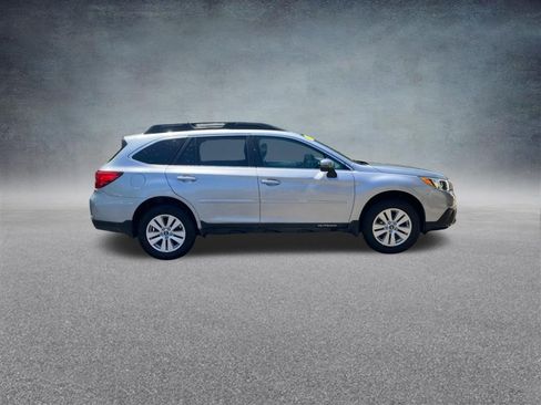 Used 2017 Subaru Outback 2.5i Premium AWD/4WD image 9