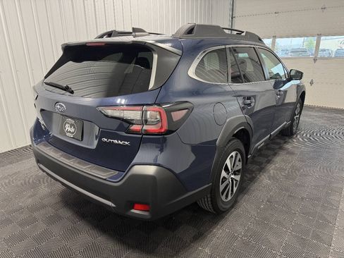 Used 2024 Subaru Outback Premium w/ Popular Package #1A AWD/4WD image 3