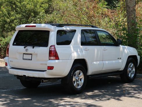 Used 2005 Toyota 4Runner Sport AWD/4WD image 8