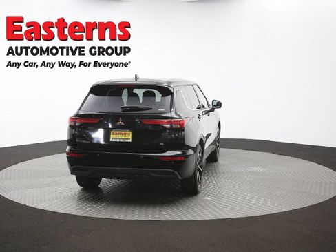 Used 2024 Mitsubishi Outlander SE AWD/4WD image 38