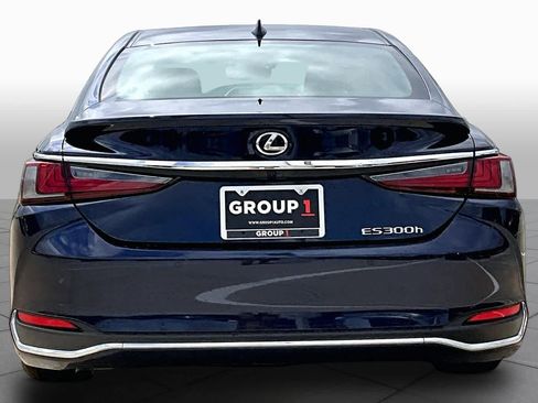 Certified 2025 Lexus ES 300h w/ Premium Package image 5